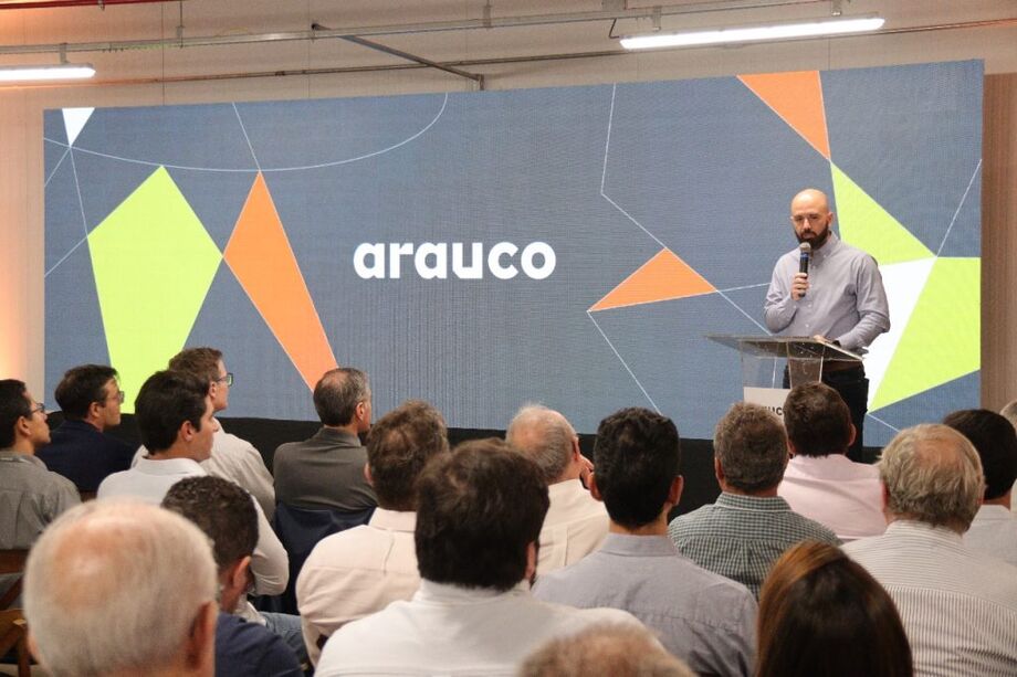 Arauco homenageia Governo de MS por apoio ao megaprojeto de celulose em Inocência, que terá investimento de US$ 4,6 bilhões.
