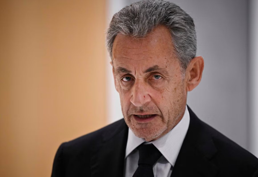 Justiça da França condenou ex-presidente Nicolas Sarkozy em caso de financiamento ilegal de campanha.