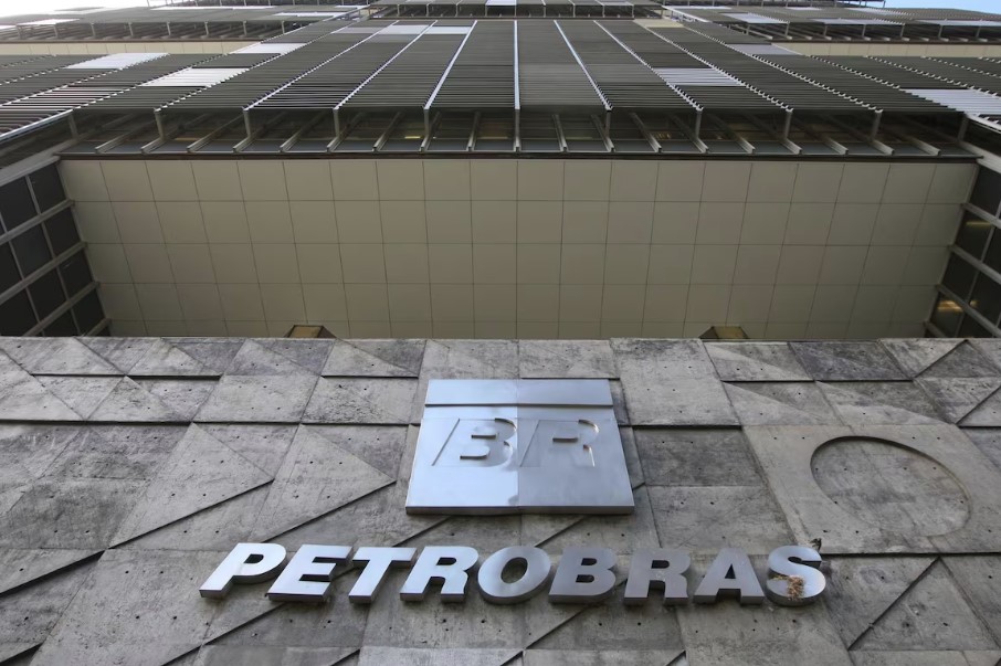 A estatal estuda reduzir orçamento de US$ 111 bilhões para cerca de US$ 100 bilhões sem comprometer projetos prioritários.