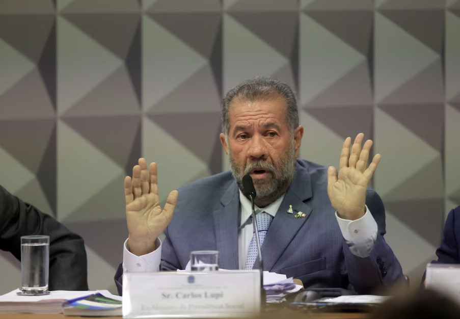 O ex-ministro da Previdência, Carlos Lupi, em depoimento à CPI do INSS.