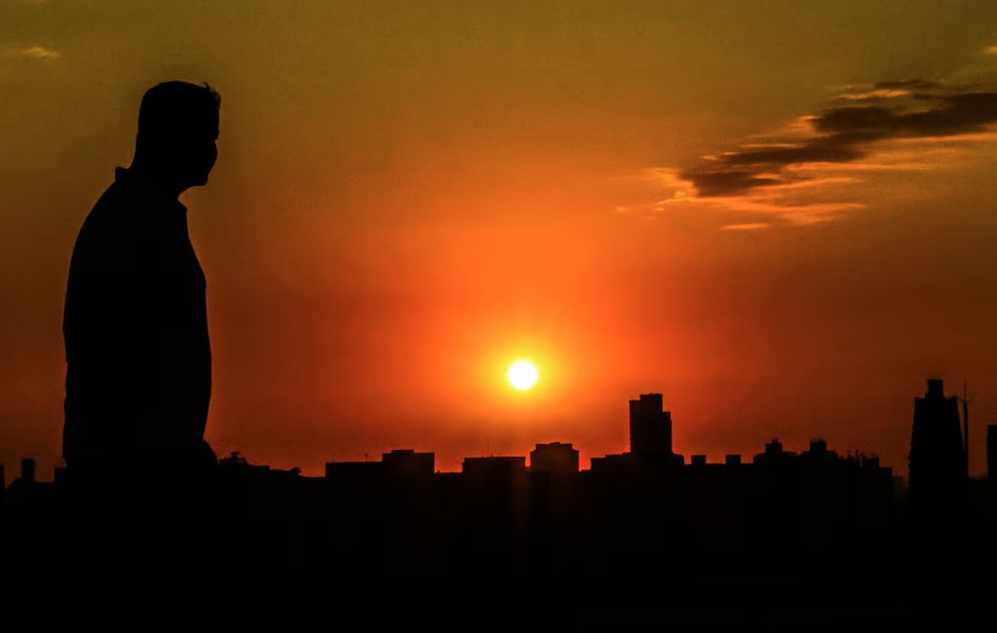 Ano mais quente da história, 2024 teve também recorde de denúncias relacionadas ao calor.