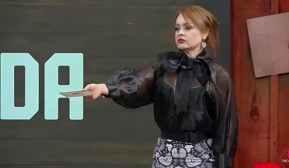 Gaby Spanic foi expulsa de 'A Fazenda 17' após agressão durante dinâmica.