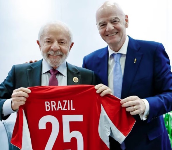 Presidentes do Brasil e da Fifa se encontraram no domingo, 26, na Malásia durante a 47ª Reunião de Líderes da ASEAN.