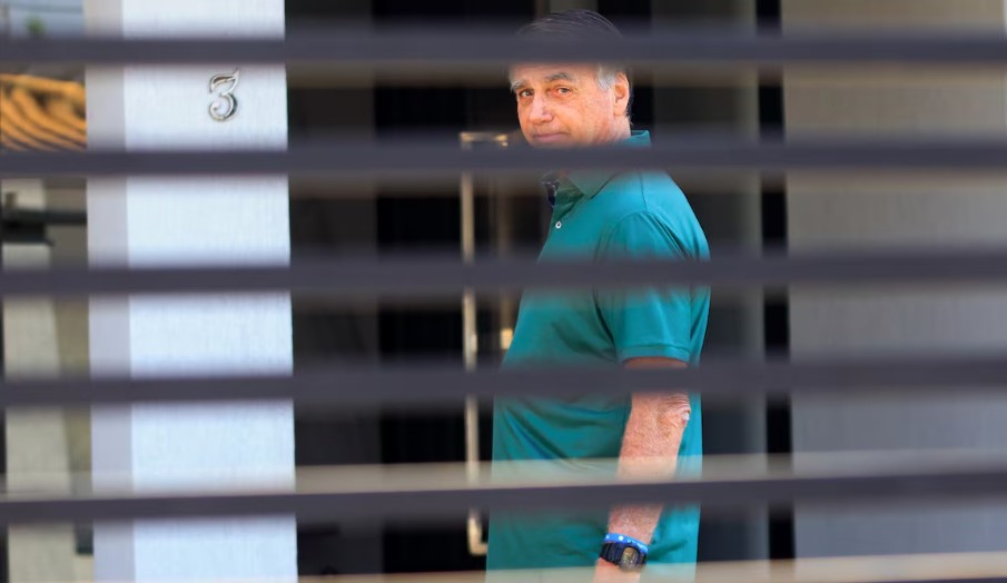 O ex-presidente Jair Bolsonaro foi condenado a 27 anos e 3 meses por tentativa de golpe de Estado.