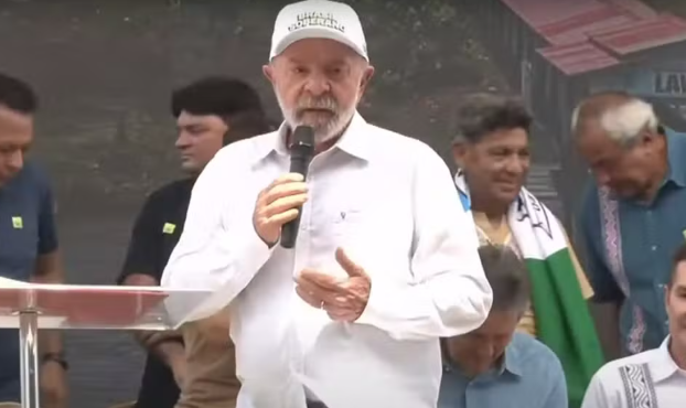 O presidente Lula durante discurso em evento Breves (PA)