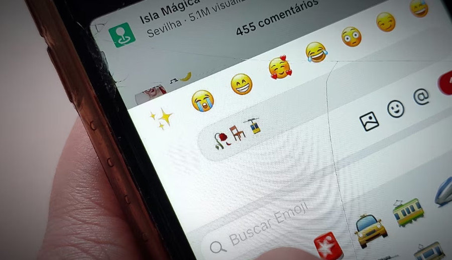 Jovens transformam símbolos comuns em piadas internas e códigos de identidade no TikTok