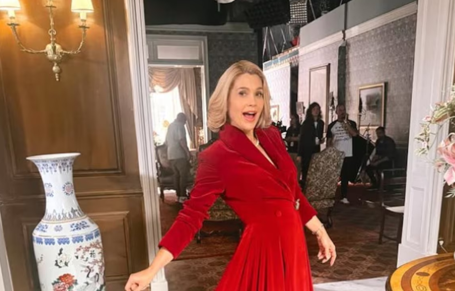 A atriz Flávia Alessandra comenta sobre os sintomas que sentiu no início da menopausa