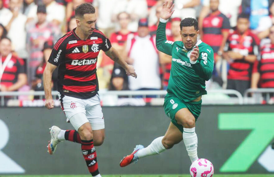 Flamengo e Palmeiras chegam às últimas dez partidas empatados em número de pontos.
