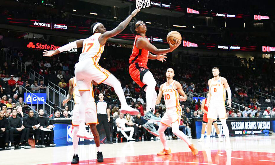 Houston Rockets e Atlanta Hawks durante os jogos de pré temporada da NBA 2025-26.