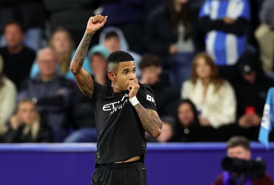 Savinho renova contrato com o Manchester City até 2031, rejeita proposta do Tottenham e mira vaga na seleção.