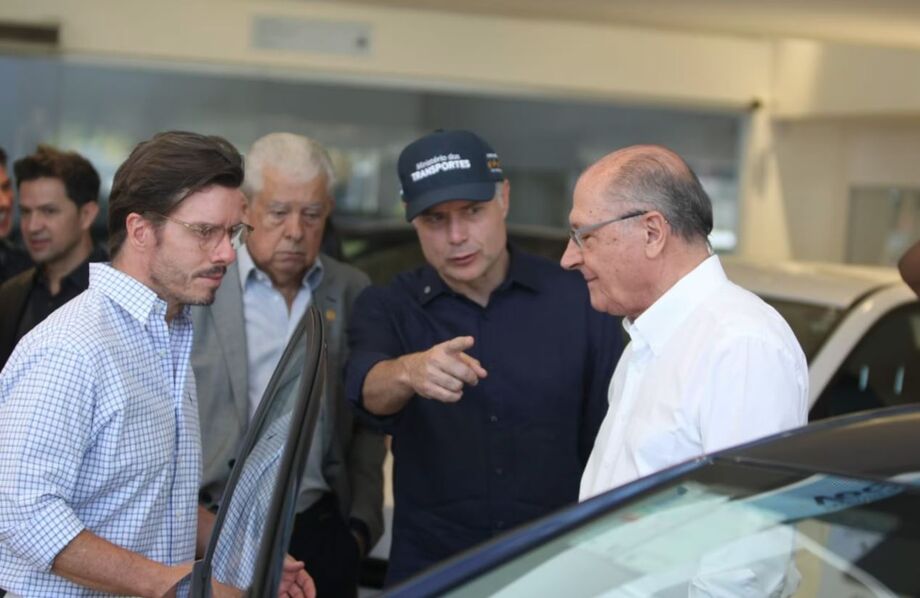 Alckmin e Renan Filho visitam concessionária Hyundai em Brasília