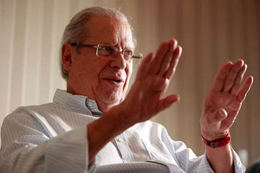 Em entrevista à BBC Brasil, José Dirceu disse que Bolsonaro não suportaria prisão comum e elogiou Valdemar Costa Neto.