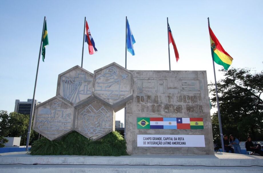 Monumento da Rota Bioceânica simboliza a conexão continental que Campo Grande ajuda a consolidar
