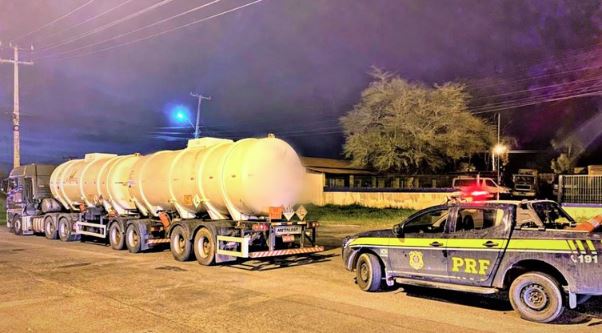 Tanques abandonados após a Operação Tank podem estar ligados à distribuição ilegal de metanol usado em bebidas adulteradas.
