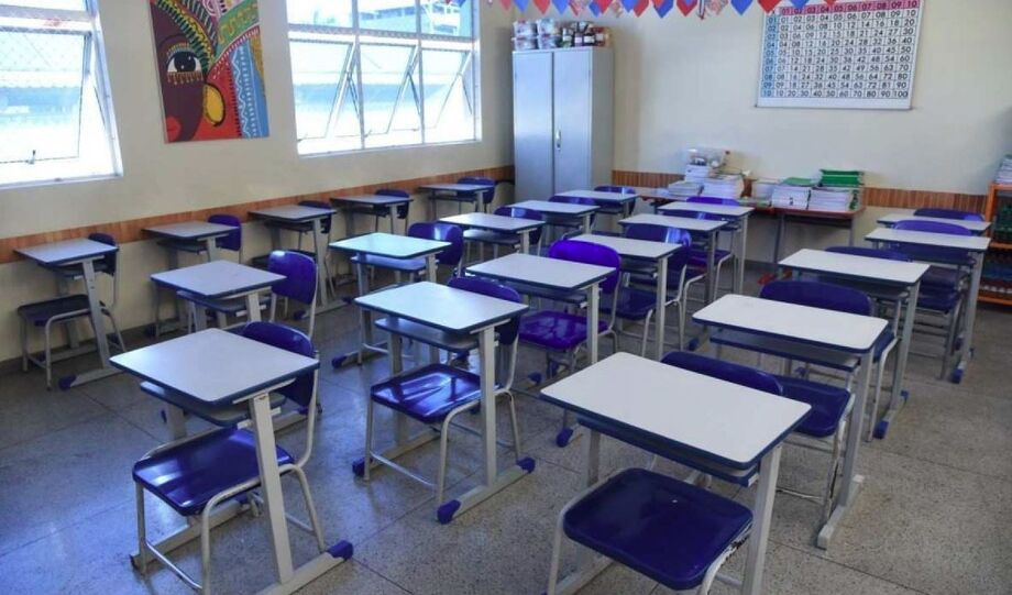 Escolas públicas de Novo Horizonte do Sul seguem sem psicólogos e assistentes sociais, apesar de lei que obriga contratação.
