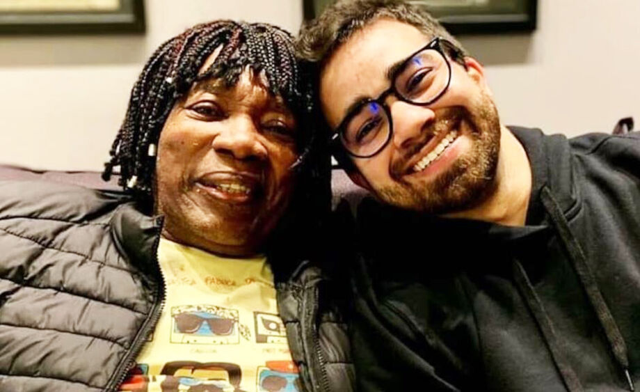O cantor Milton Nascimento junto com o filho,Augusto Kesrouani Nascimento