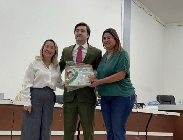 Lia Nogueira entrega emendas e visita hospital de Naviraí ao lado de vereadores e lideranças locais