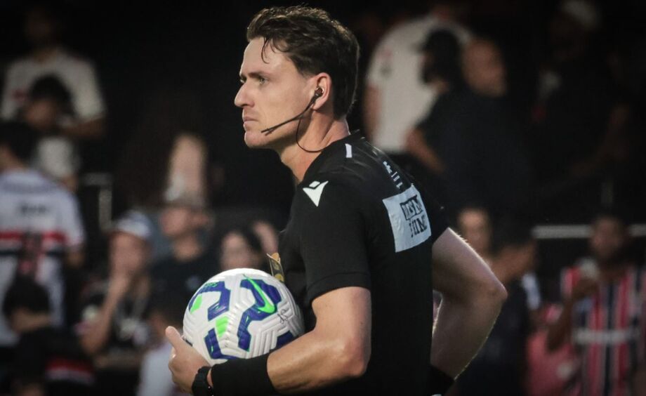 Ramon Abatti Abel foi denunciado ao STJD após críticas por lances polêmicos no clássico