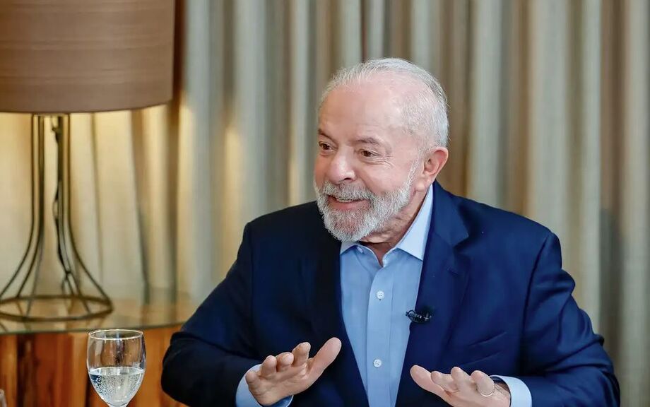 Presidente Lula busca rever tarifa de 40% imposta pelos EUA a produtos brasileiros