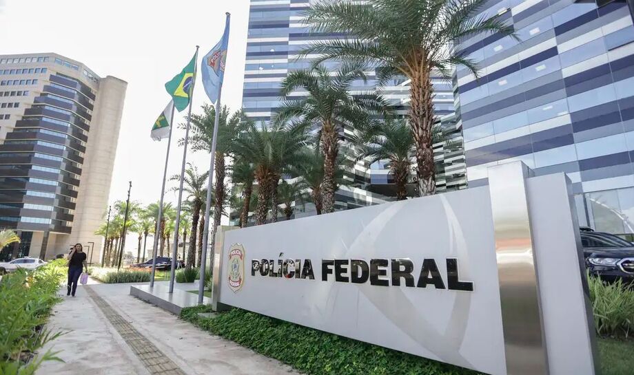 PF cumpre mandados em operação que apura fraude bilionária em benefícios do INSS