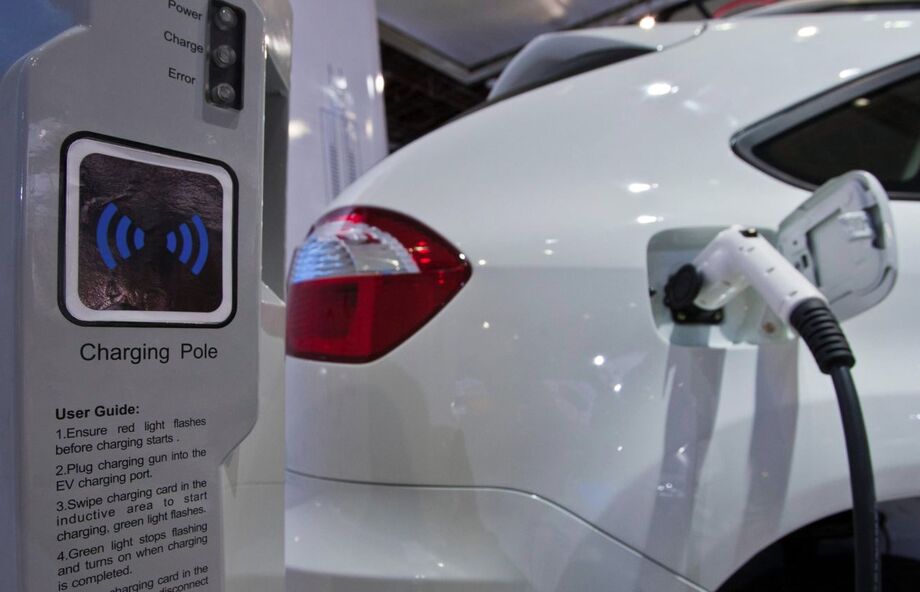 Carros elétricos e híbridos da BYD podem ser recarregados com energia limpa,