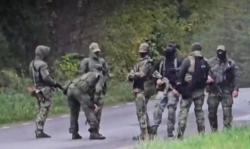 A estrada que atravessa a Bota Saatse, enclave russo dentro da Estônia, foi fechada após presença de soldados russos.