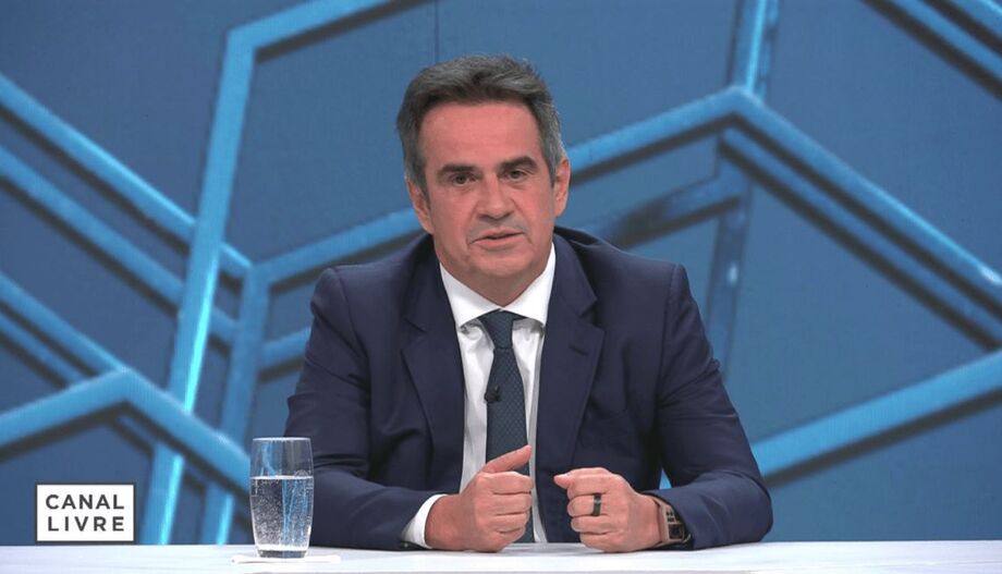 Ciro Nogueira cobra decisão de Bolsonaro sobre apoio à Presidência e diz que direita precisa se unir.