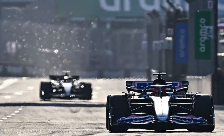 FIA libera uso de coletes de resfriamento para pilotos no GP de Singapura devido ao risco de calor extremo.