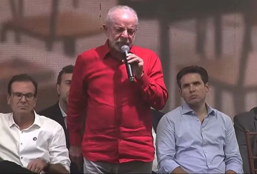 Lula diz que Congresso vive pior fase da história e pede atenção nas eleições de 2026.