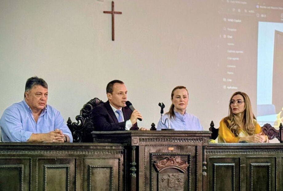 Reunião marcou discussão sobre criação da lei que permitirá a implantação do Programa Família Acolhedora no município