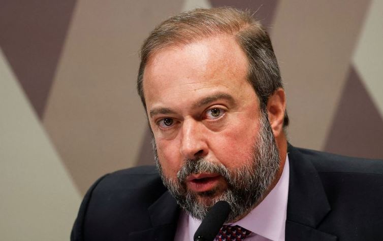 Ministro diz que falha elétrica foi controlada e nega apagão; Aneel avalia punições a empresas.
