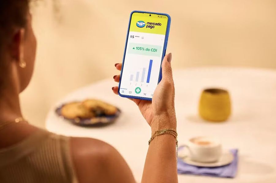 Brasil é o primeiro país da América Latina a receber o assistente financeiro com IA lançado pelo Mercado Pago.