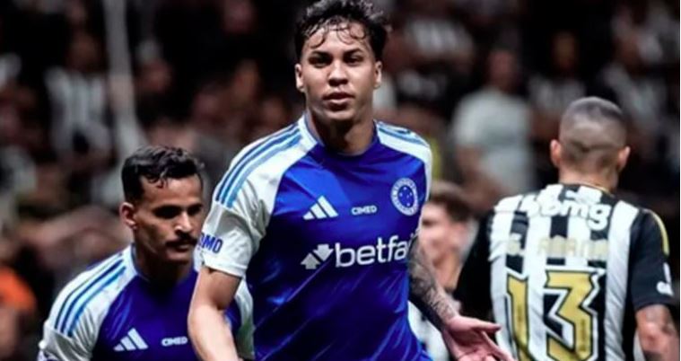 Kaio Jorge renova contrato com o Cruzeiro até 2030 após temporada de destaque em 2025