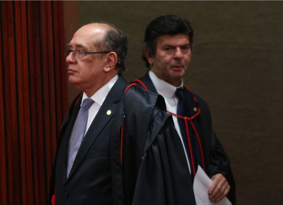 Discussão entre os ministros Gilmar Mendes e Luiz Fux ocorreu em sala próxima ao plenário do STF, em Brasília.