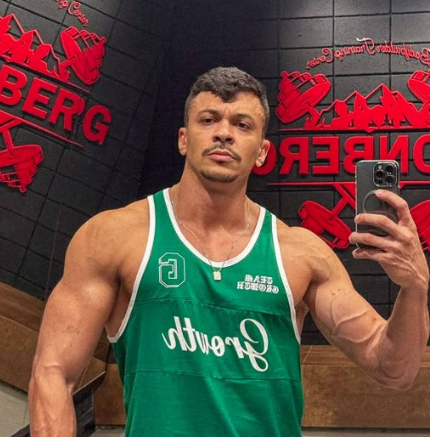 Quem é o influenciador Júlio Cocielo, que anunciou o término com Tata Estaniecki