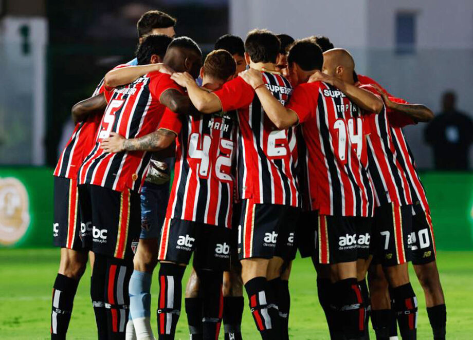 São Paulo vive momento ruim em campo e crise financeira e política.