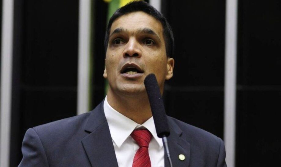 Cabo Daciolo anuncia pré-candidatura à Presidência para 2026.