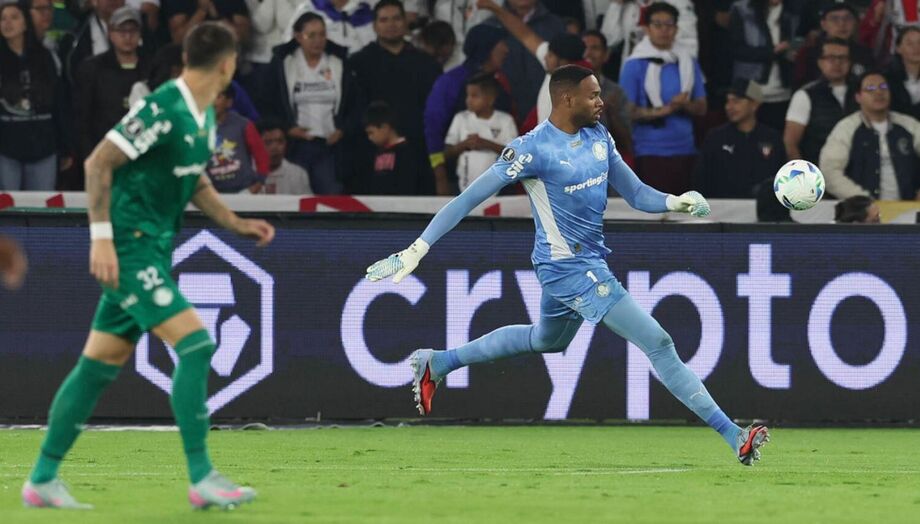 Carlos Miguel se tornou titular do Palmeiras com lesão de Weverton.