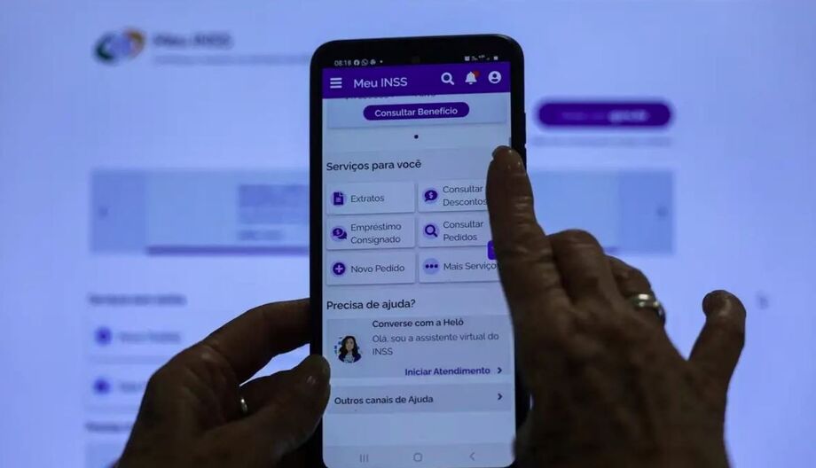 Beneficiário pode fazer a prova de vida pelo aplicativo Meu INSS ou presencialmente no banco