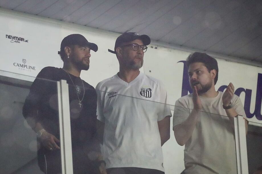 Neymar tem contrato até dezembro com o Santos e vínculo para 2026 depende da permanência do clube na Série A