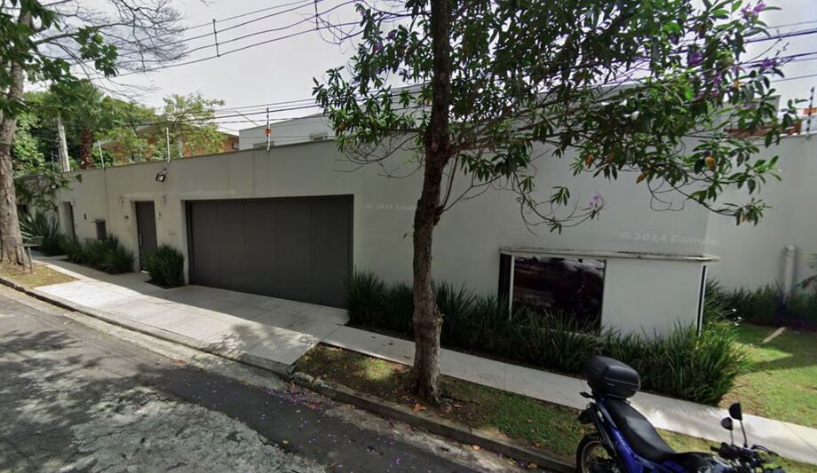 Rua dos Limantos, em Cidade Jardim: duas mansões invadidas por criminosos armados no último sábado (25).