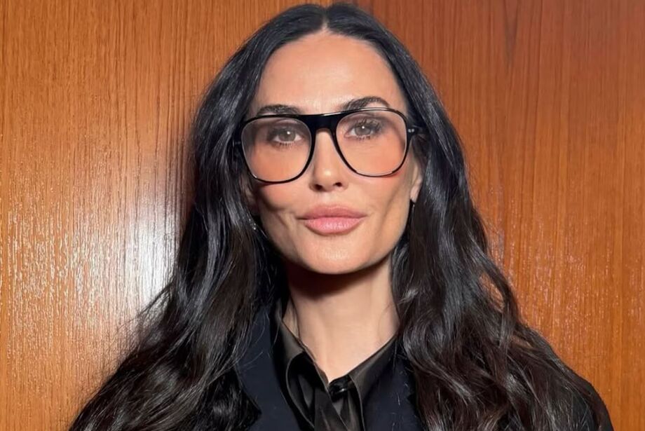 Demi Moore relembrou desconforto de Tom Cruise ao descobrir sua gravidez em 'Questão de Honra'