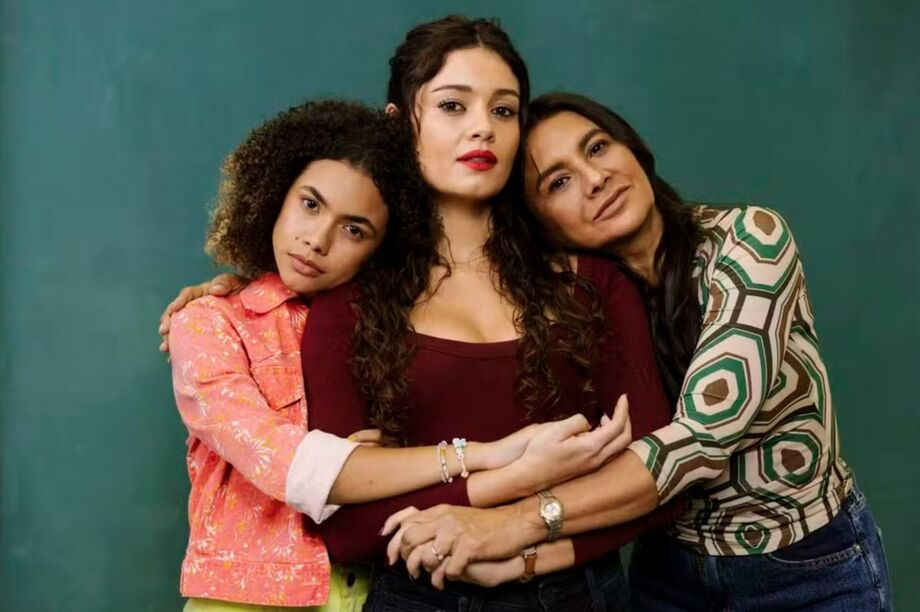 Alana Cabral, Sophie Charlotte e Dira Paes estão no centro da trama de 'Três Graças'