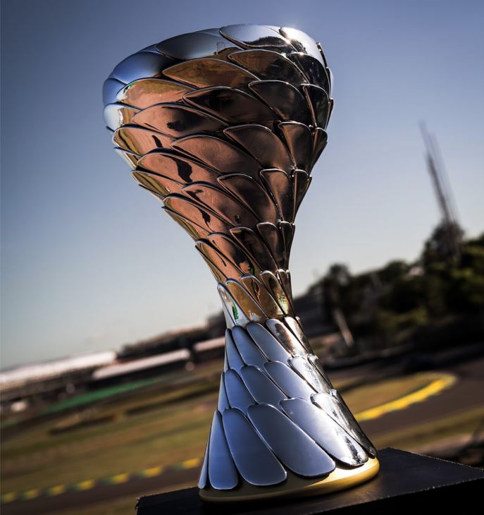 Troféu oficial do GP de SãoPaulo de F12025: produção em impressão3D e alumínio fundido com design inspirado na brasilidade e na corrida contra o tempo.