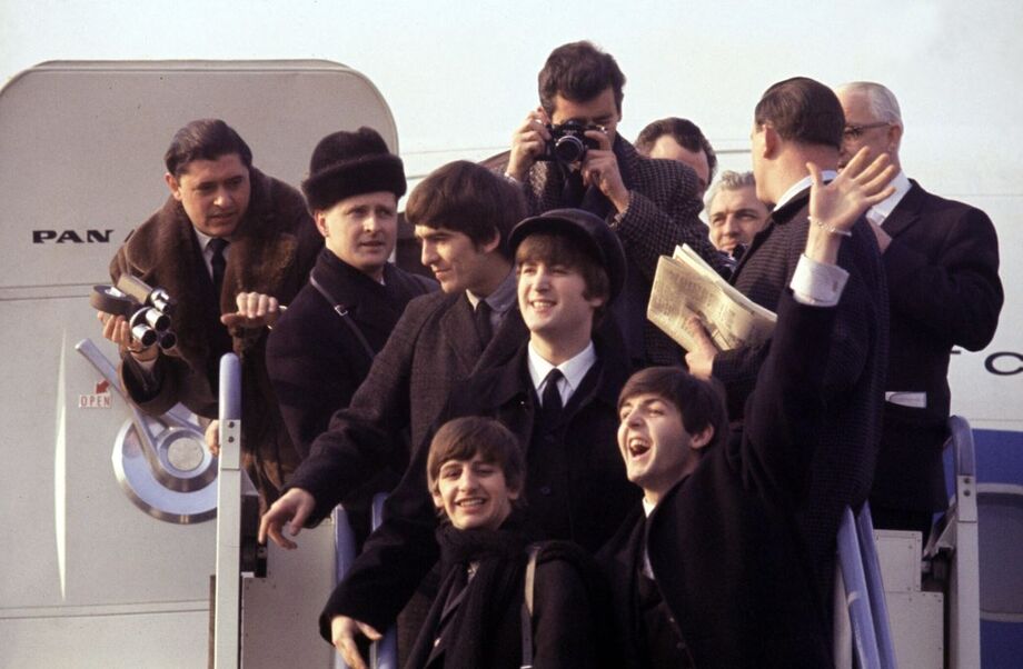John Lennon, Paul McCartney, George Harrison e Ringo Starr em cena do documentário 'Beatles '64', do Disney+.