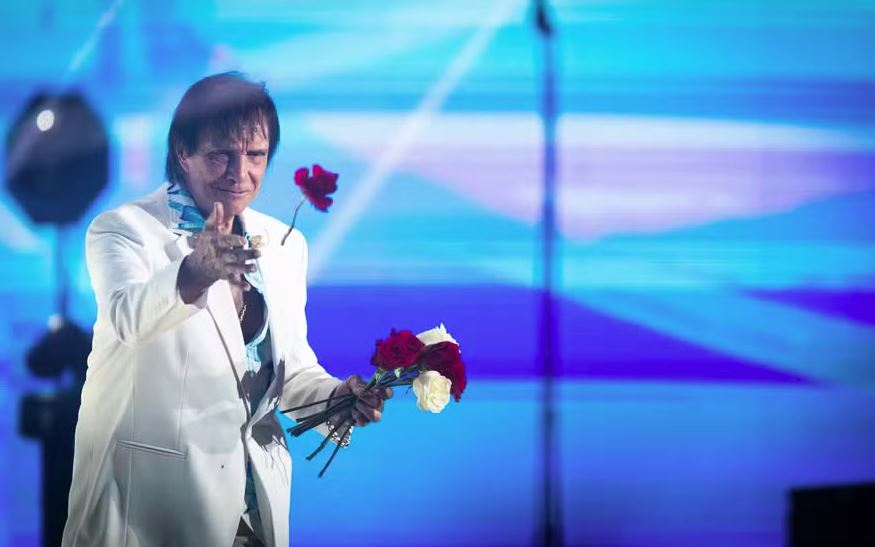 Roberto Carlos volta ao especial de fim de ano da Globo, que este ano será gravado em Gramado, no Natal Luz