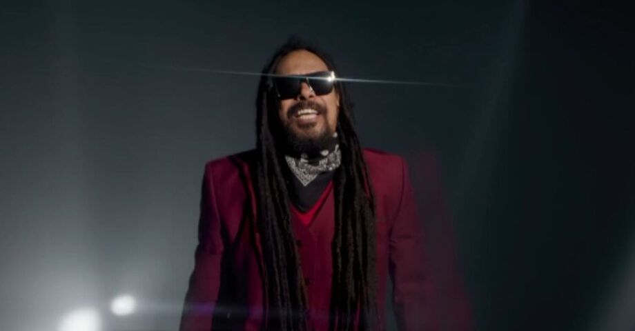 Marcelo Falcão anuncia pausa na carreira até 2026 para se recuperar de cirurgia no joelho.