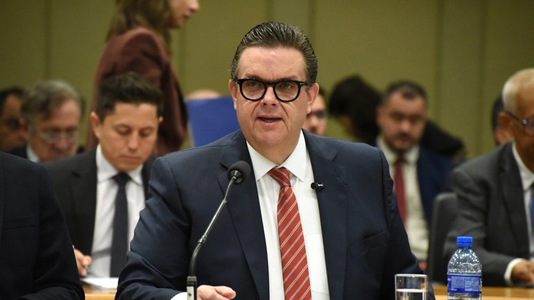 Ministro Wolney Queiroz anuncia que mais de R$ 2,1 bilhões já foram devolvidos a aposentados e pensionistas vítimas de descontos indevidos na Previdência Social.