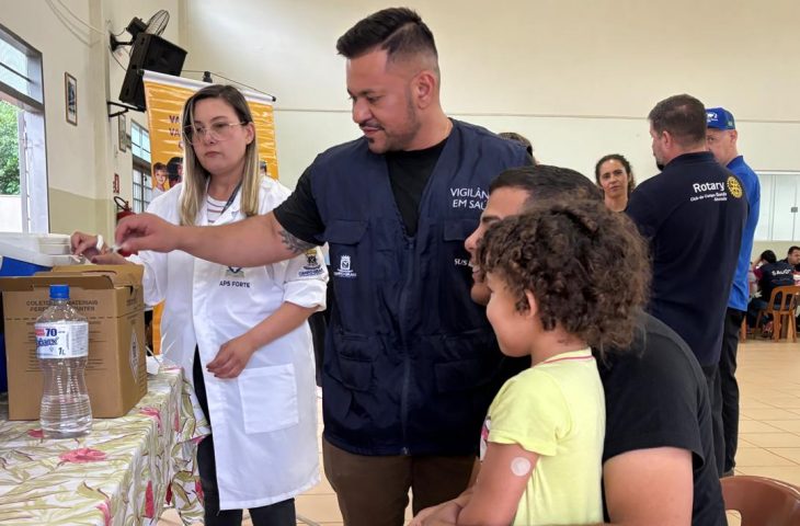 Campanha de multivacinação mobiliza 77 cidades em MS e atualiza cadernetas de crianças e adolescentes.