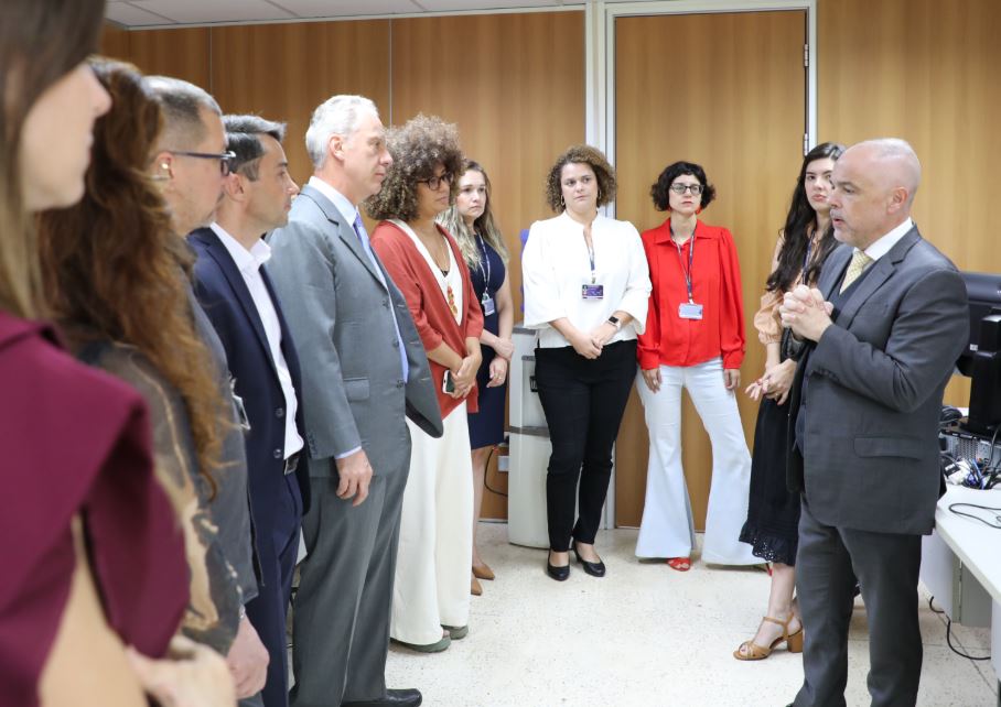Desembargador do CNJ visita GMF do TJMS para conhecer estrutura e equipe.